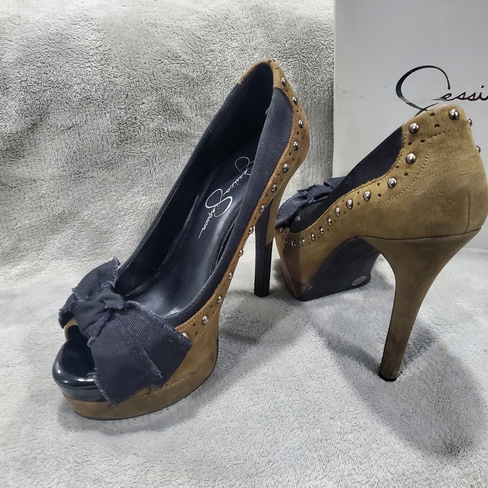 Jessica Simpson platform heels Size 4 Peeptoe